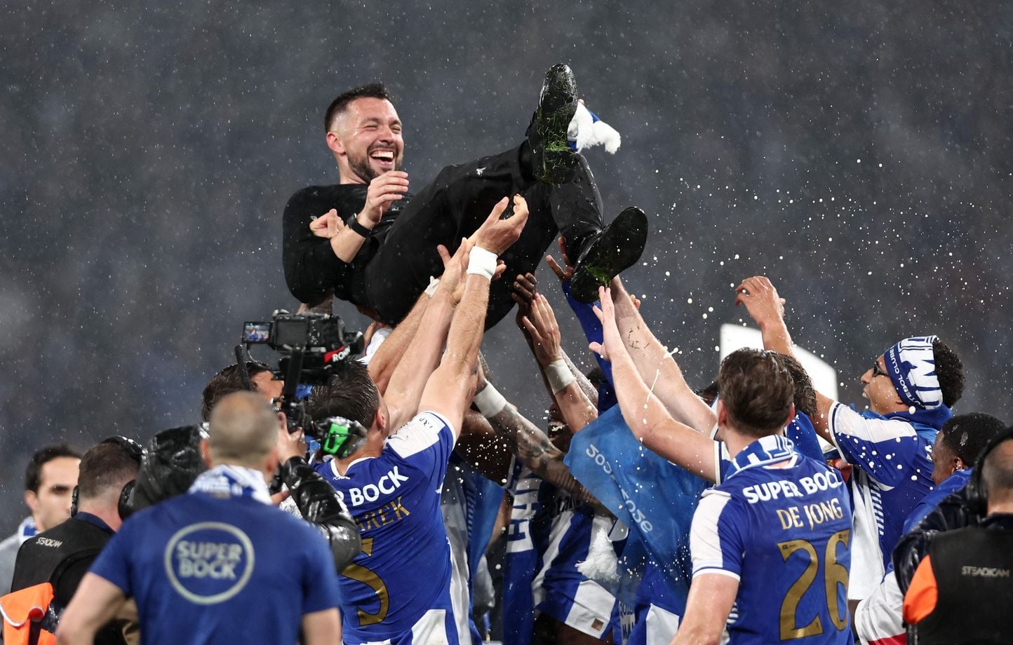 El FC Porto gana su 31º título de liga portuguesa, Mourinho aplaude El FC Porto gana su 31º título de liga portuguesa, Mourinho aplaude
